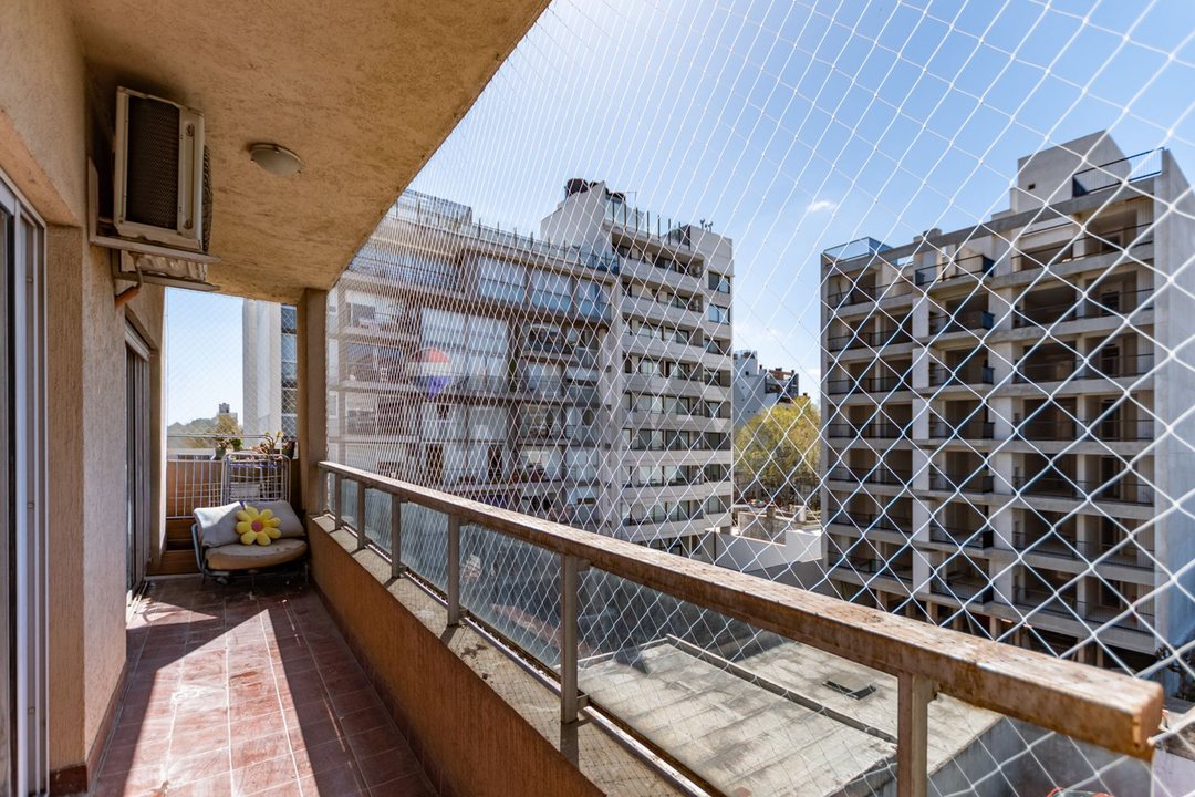 VENTA DEPARTAMENTO 2 AMBIENTES COCHERA Y BALCON