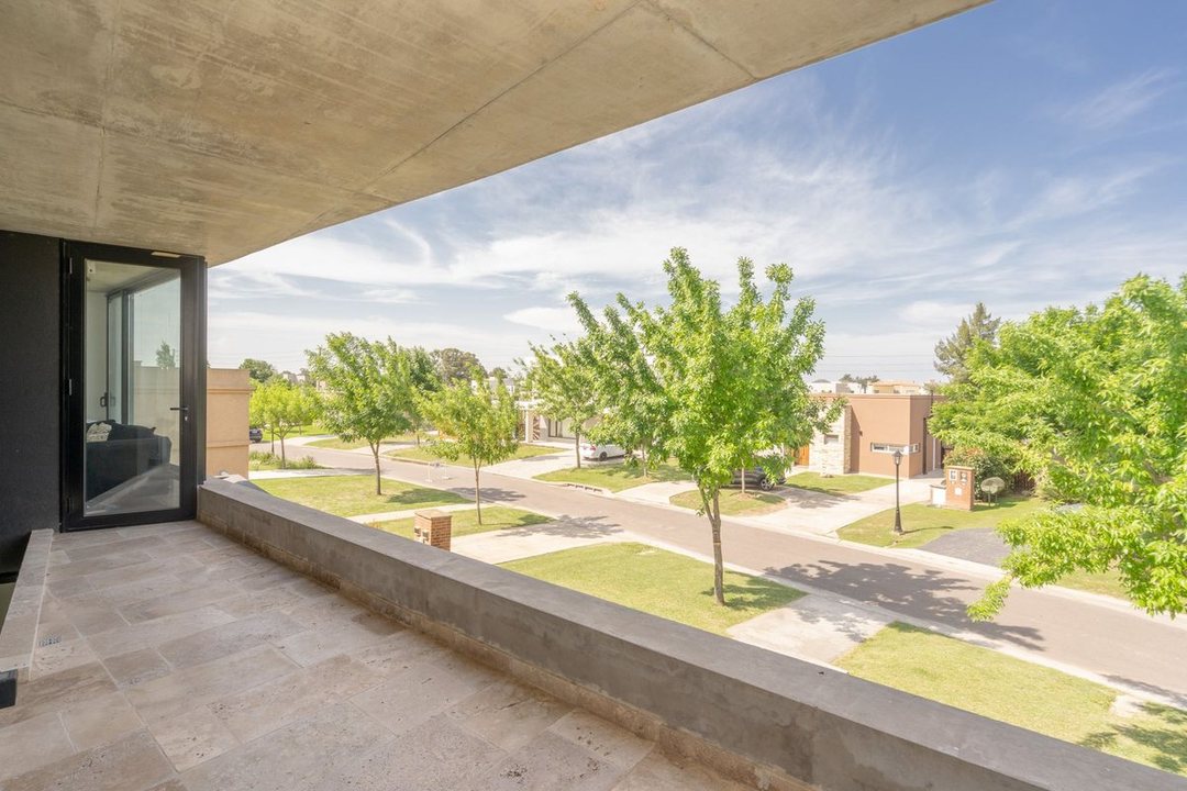 VENTA CASA 5 AMB LOTE INTERNO SAN EDUARDO PILAR