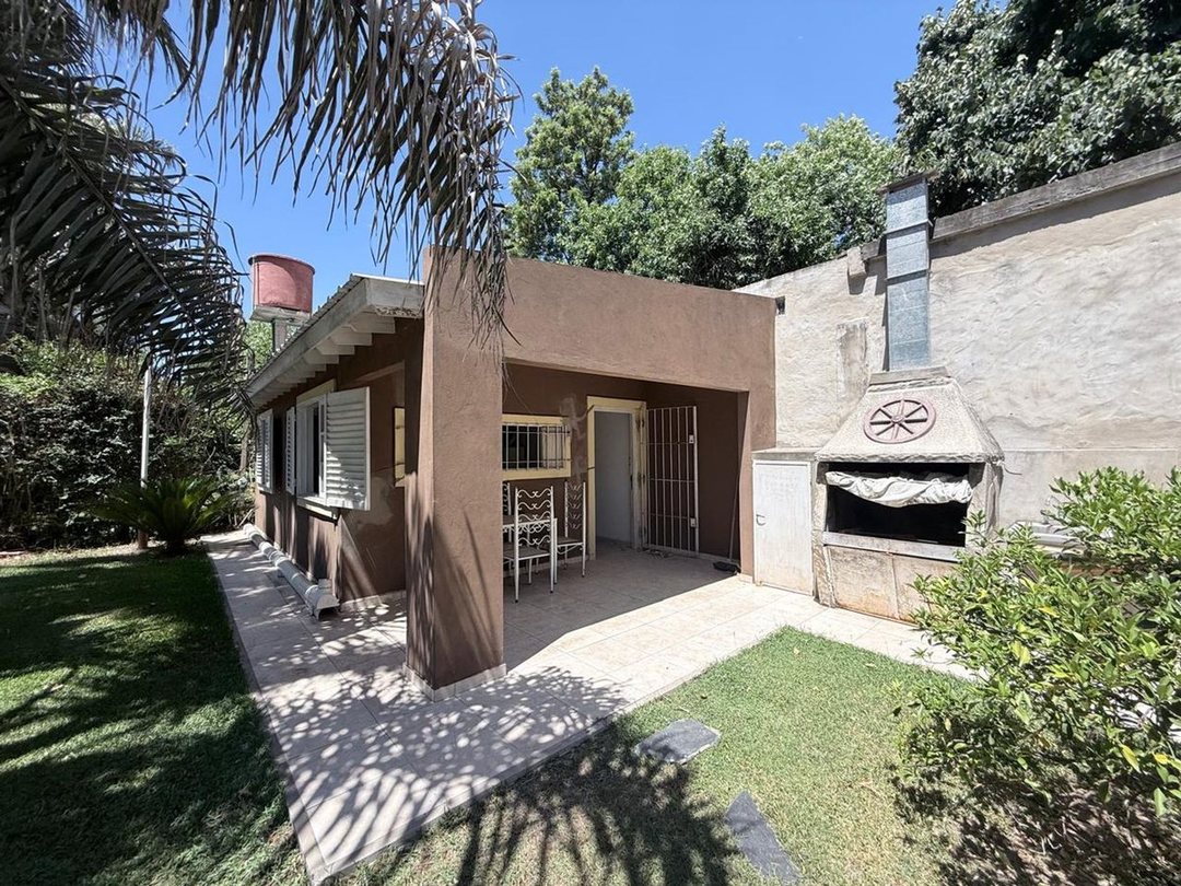 DE VICENZO CASA 2 AMBIENTES - TERRENO DE 368 M2