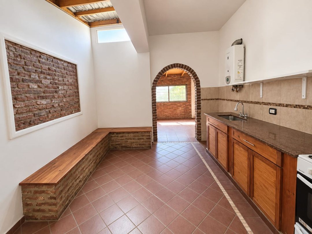 CASA TIPO PH 4 AMBIENTES COCHERA JARDIN QUINCHO