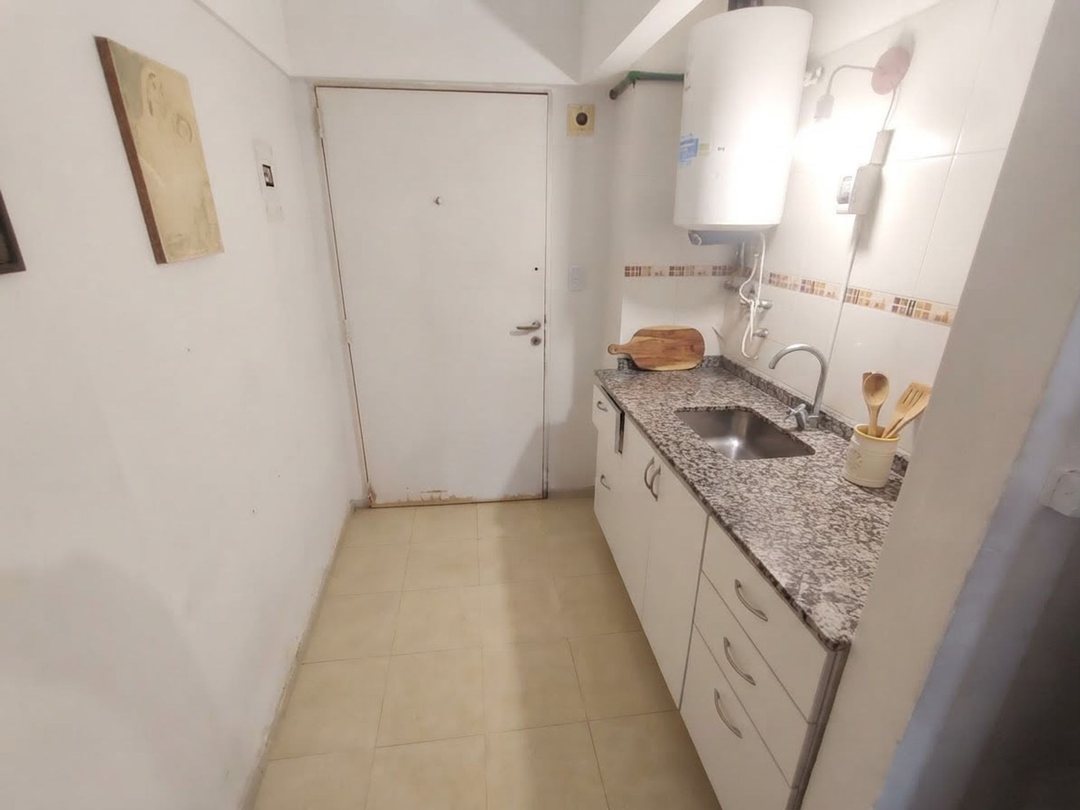 VENTA MONOAMBIENTE CON BALCON APTO PROFESIONAL