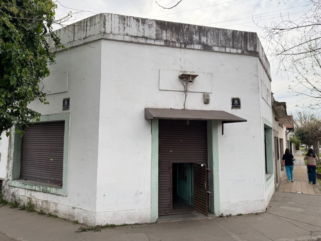 LOCAL COMERCIAL VENTA EN ESQUINA SOBRE RUTA 4