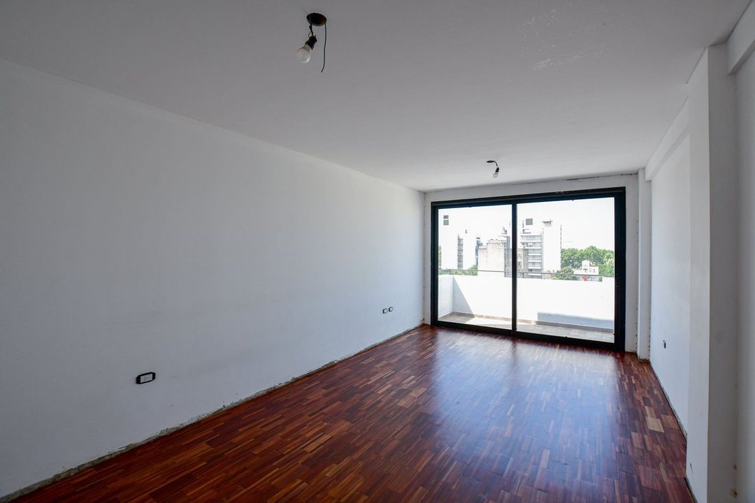 MONOAMBIENTE EN VENTA LA PLATA CON BALCON