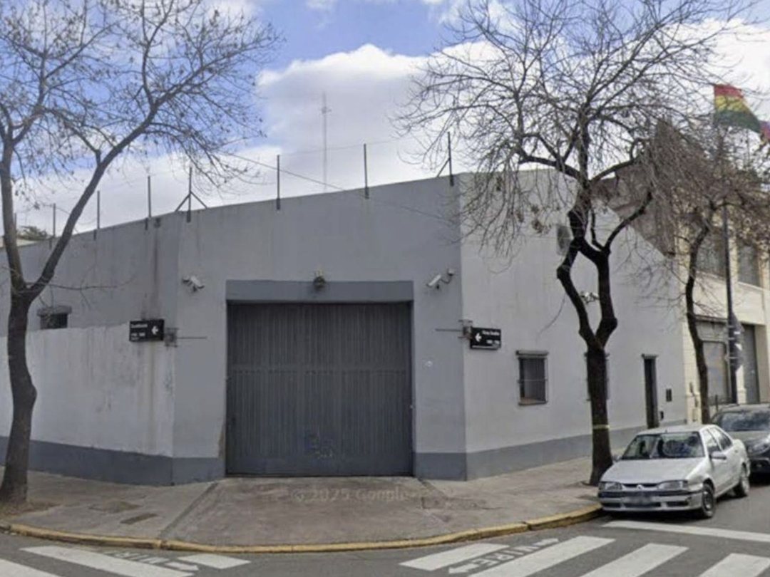 DEPÓSITO EN VENTA EN ESQUINA 738 m² CONSTITUCIÓN