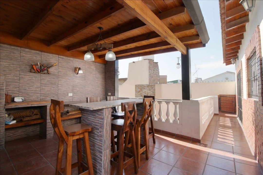ACEPTA VH: CASA 3 AMB + PATIO+QUINCHO+PLAYROOM+TER