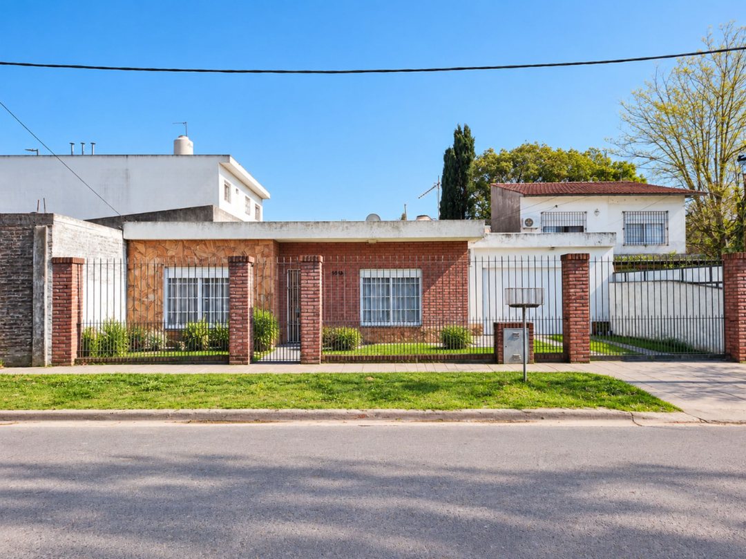 VENTA CASA 3 AMB CON GALERIA COCHERA HUDSON