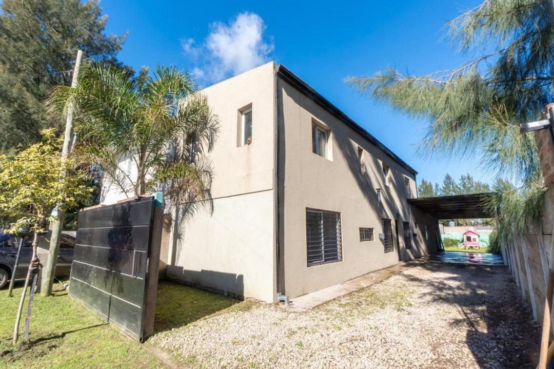 CASA VENTA SICARDI 4 DORMITORIOS PARQUE ESCRITURA