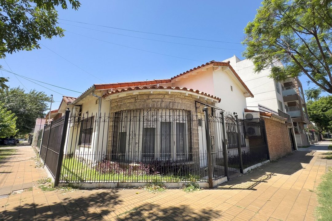 Casa en Venta en Banfield - 4 Ambientes