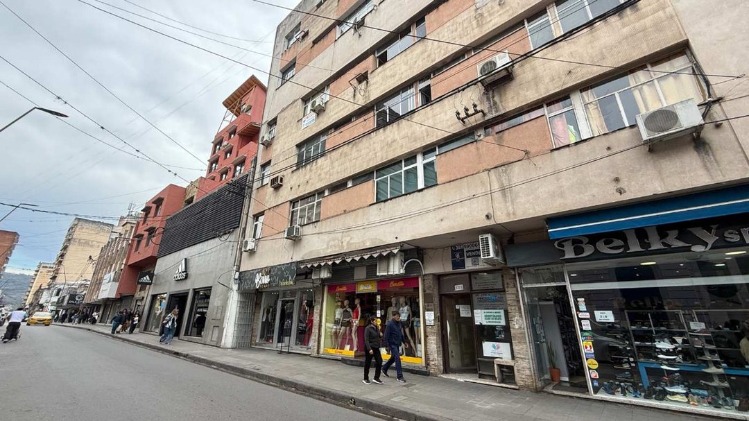VENTA DE OFICINAS NECOCHEA 225 C/ASCENSOR