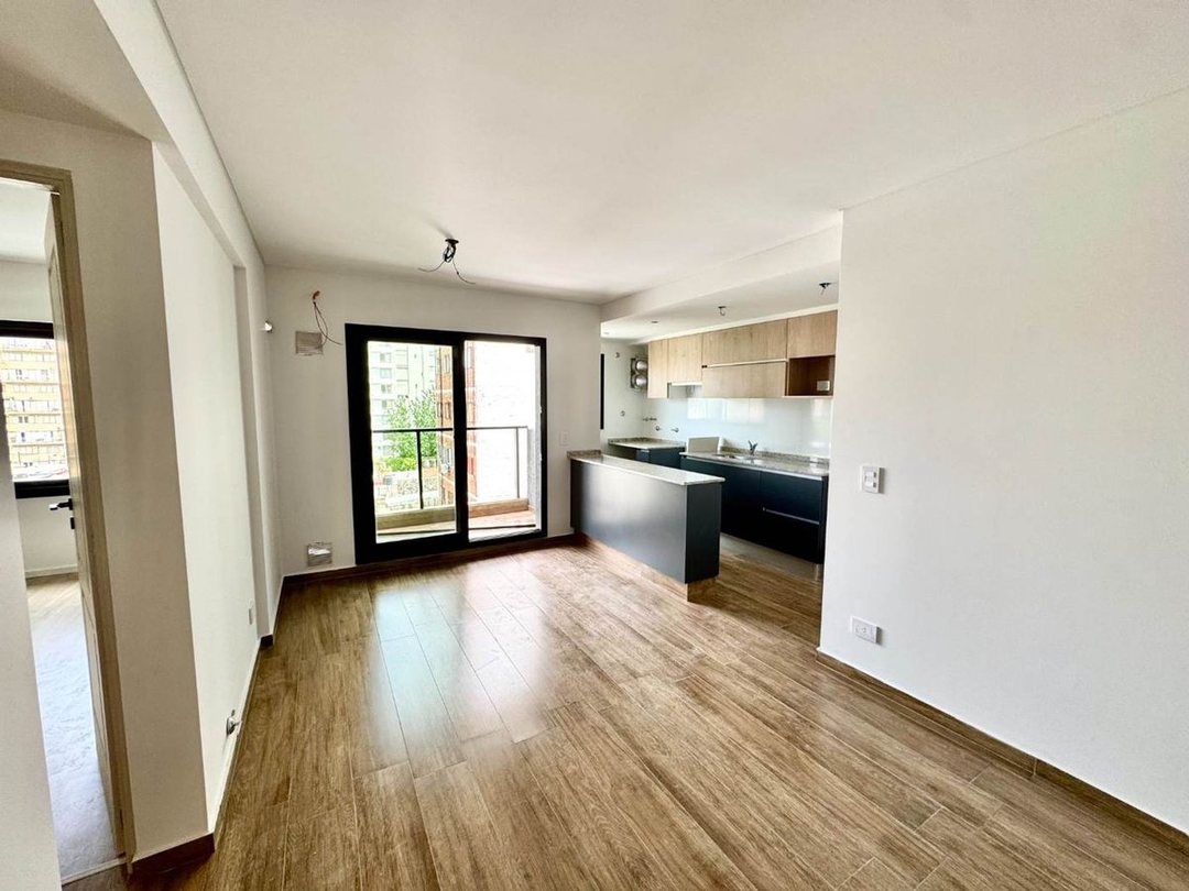 DEPTO DE 1 DORMITORIO EN VENTA ABASTO CONTRAFRENTE