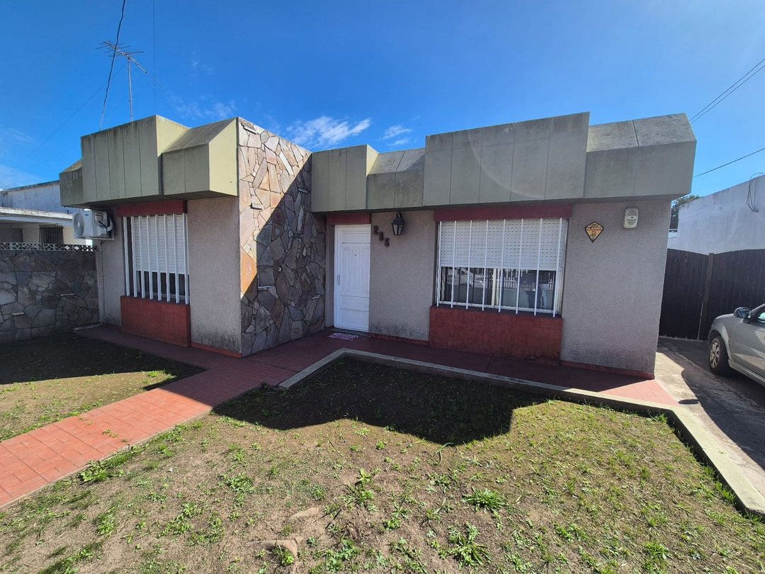 VENTA CASA 2 DORMITORIOS, COHERA, JARDIN. BERMUDEZ
