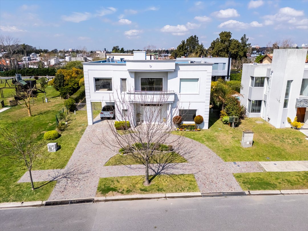 VENTA CASA 5 AMBIENTES NUEVO QUILMES APTO CRÉDITO