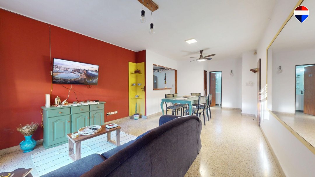 VENTA CASA 3 AMBIENTES EN BANFIELD CON COCHERA