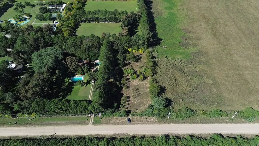 Se vende amplio lote-Parquizado-Reconquista