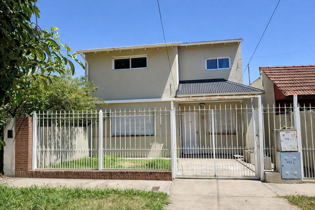 VENTA CASA 4 AMBIENTES ADROGUE + DEPARTAMENTO 4 AM