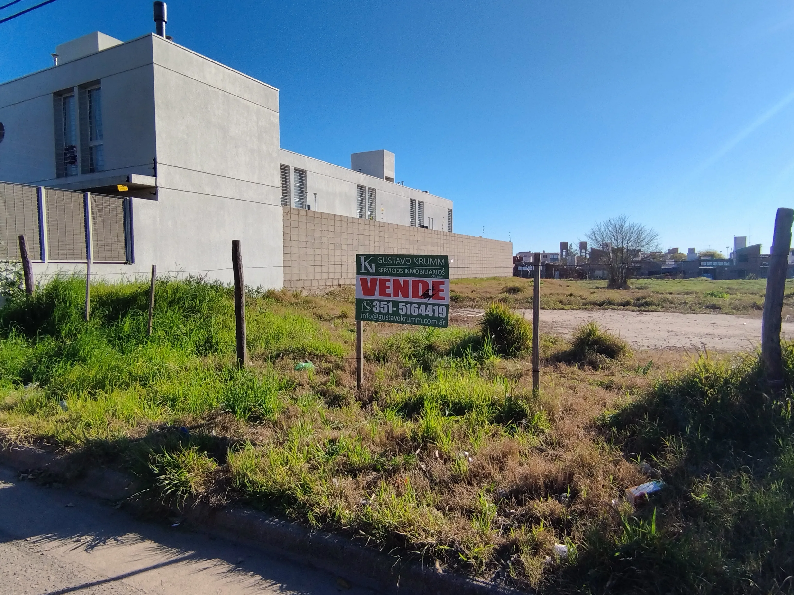VENTA, zona colon 5300, terreno 708 m2 apto housing