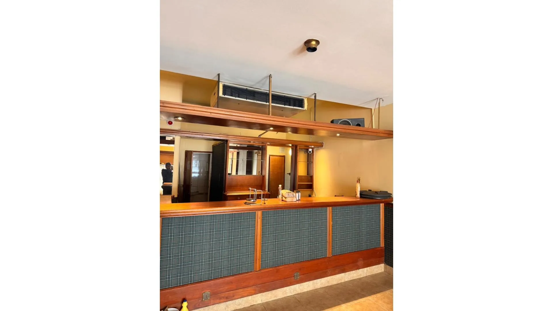 Hotel y Restaurante en Alquiler, Totalmente Equipado
