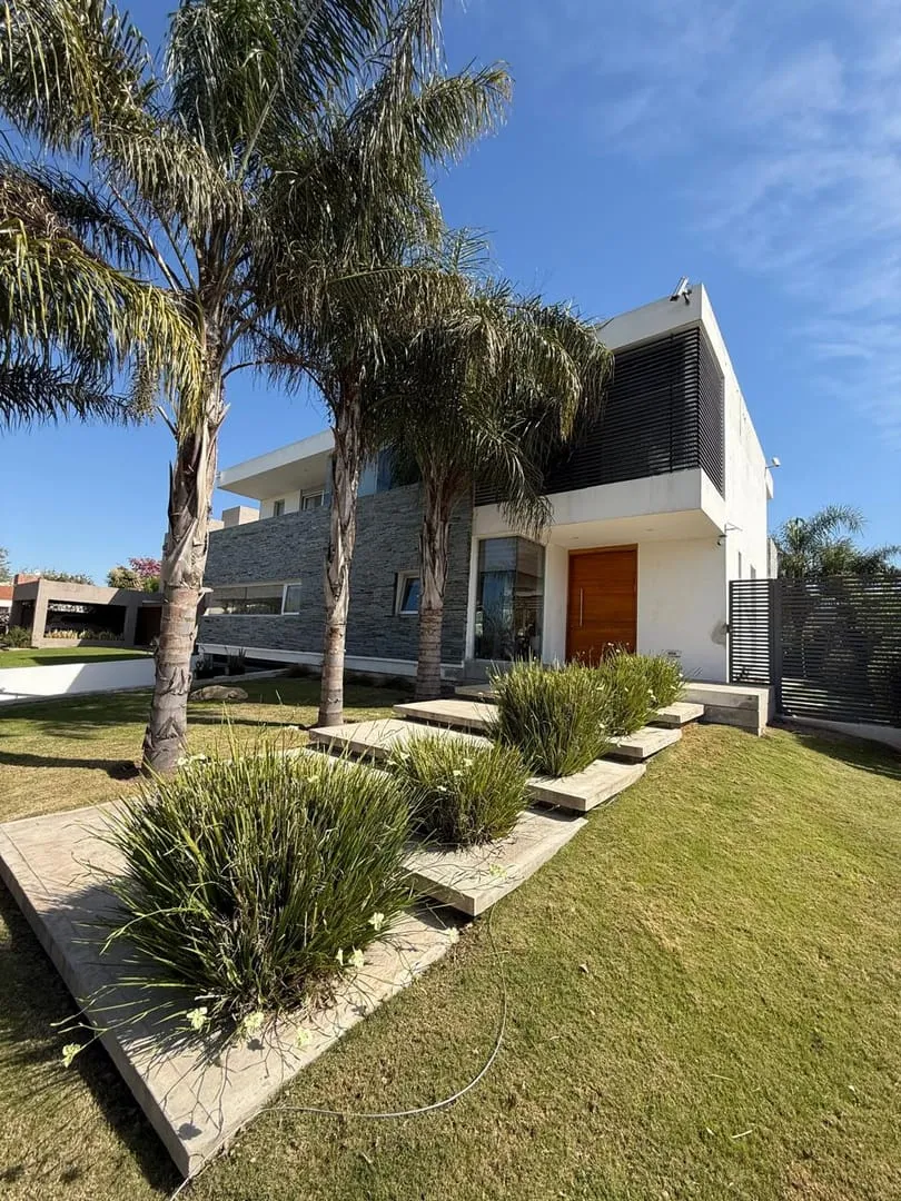 Las Terrazas Valle Escondido casa premium 4 dormitorios Apta Credito