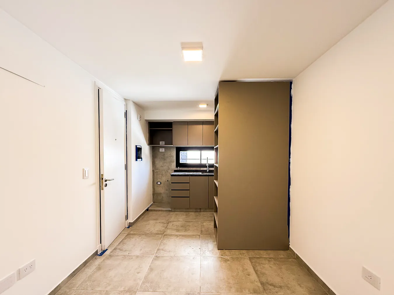 DEPARTAMENTO 1 DORMITORIO EXTERNO A ESTRENAR BALCON. BRAVA 03 . CORDOBA