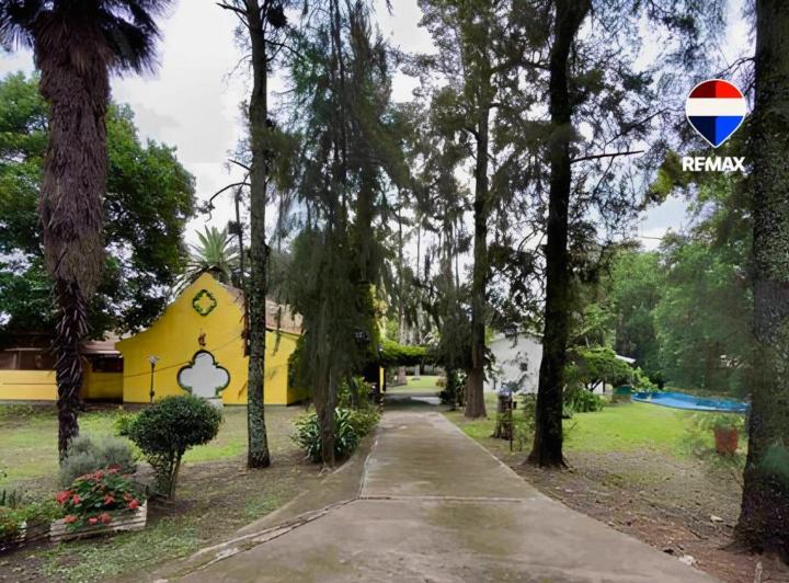 Casa · 250m² · 3 Ambientes · 1 Cochera