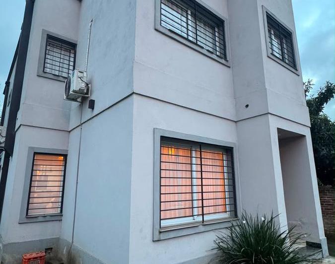 Casa · 165m² · 4 Ambientes · 1 Cochera