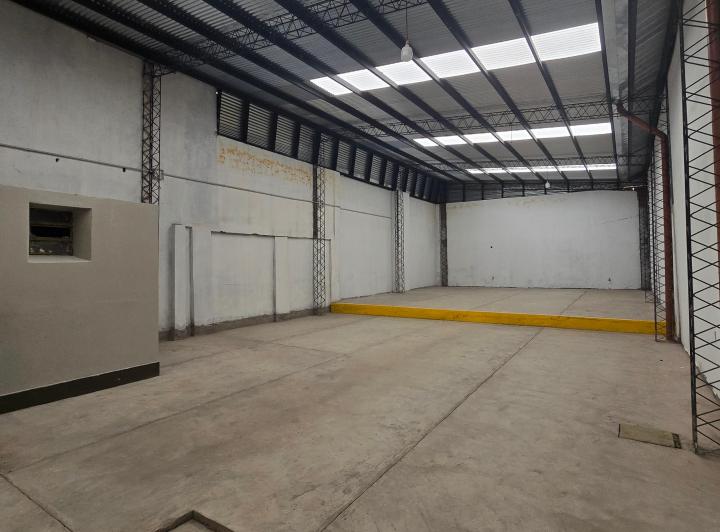 Bodega-Galpón · 370m²