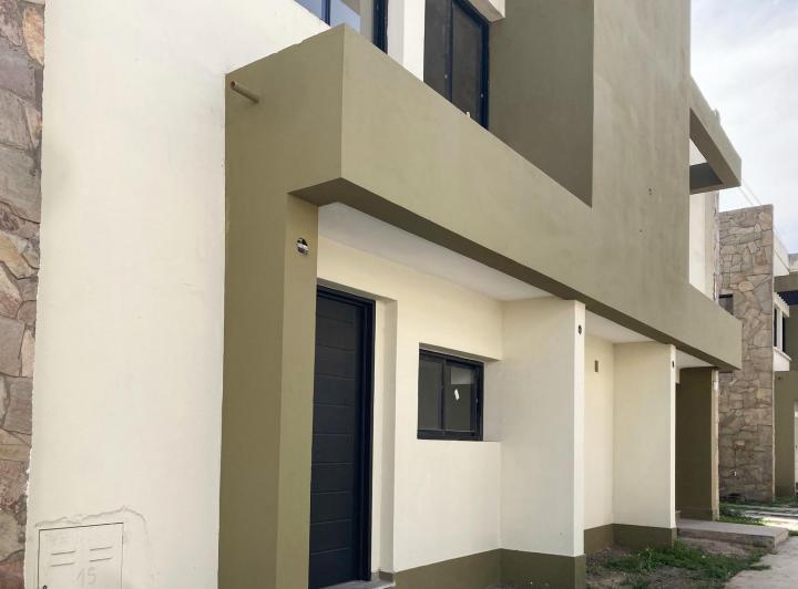 Casa · 200m² · 5 Ambientes · 1 Cochera