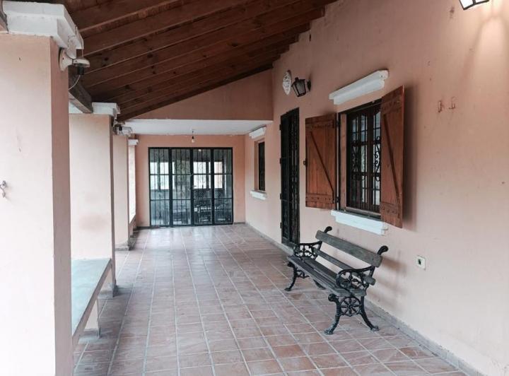 Casa · 250m² · 6 Ambientes