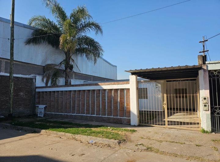 Casa · 90m² · 5 Ambientes · 1 Cochera