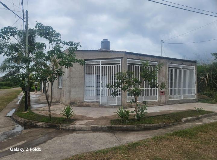 Casa · 220m² · 6 Ambientes · 2 Cocheras