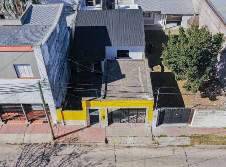 Casa · 90m² · 4 Ambientes · 1 Cochera