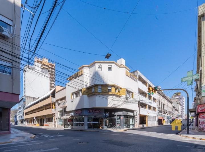Casa · 220m² · 8 Ambientes