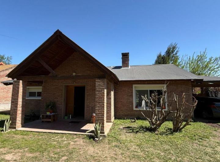 Casa · 120m² · 4 Ambientes · 2 Cocheras