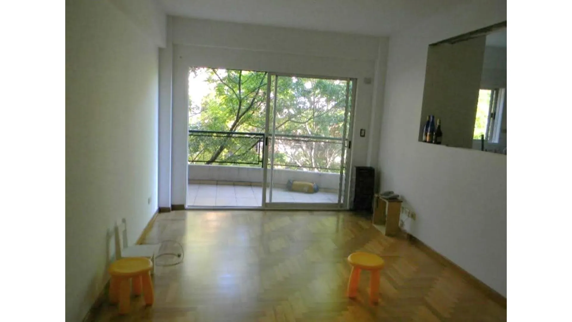 Departamento 2 ambientes con cochera y baulera cubierta