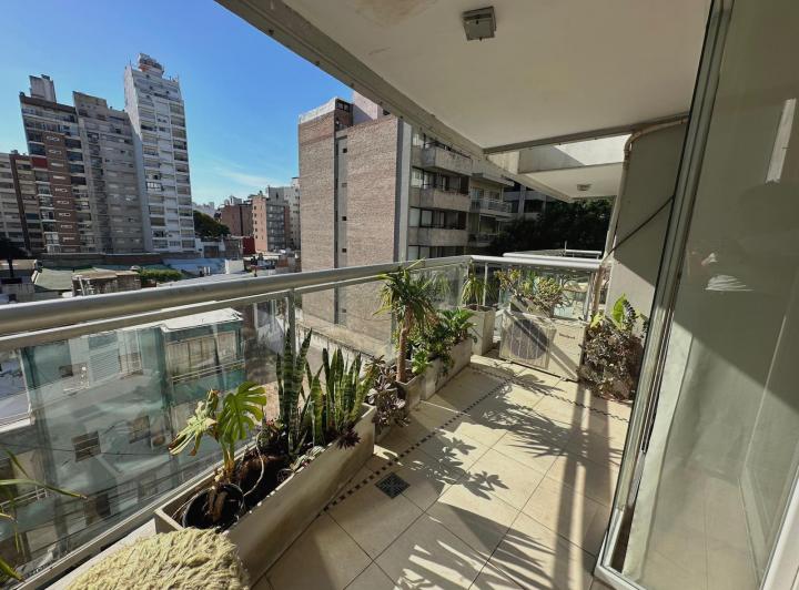 Departamento · 83m² · 4 Ambientes · 1 Cochera