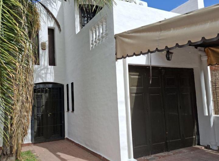 Casa · 170m² · 3 Ambientes · 1 Cochera