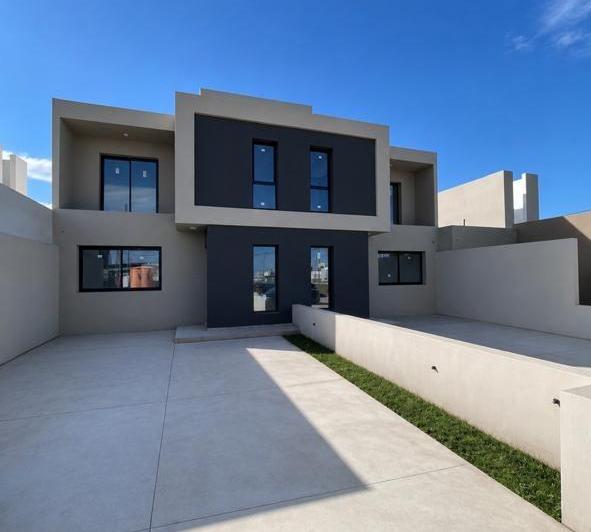Casa · 136m² · 3 Dormitorios · 1 Cochera