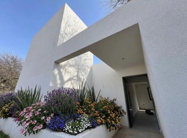 Casa · 170m² · 10 Ambientes · 2 Cocheras