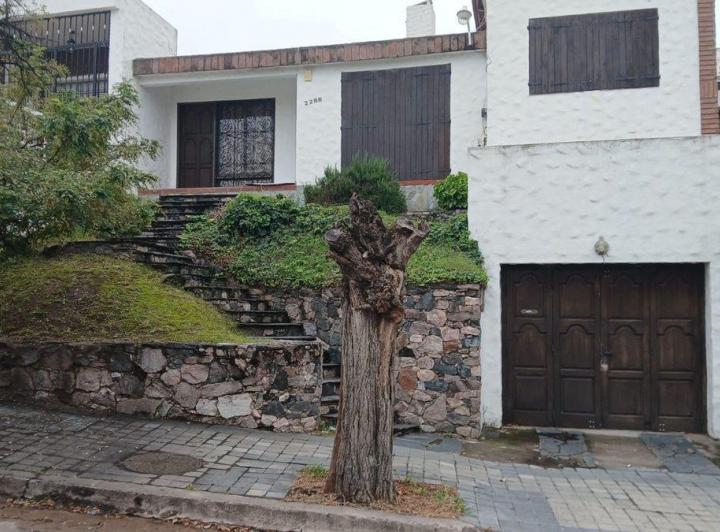 Casa · 181m² · 4 Ambientes · 1 Cochera
