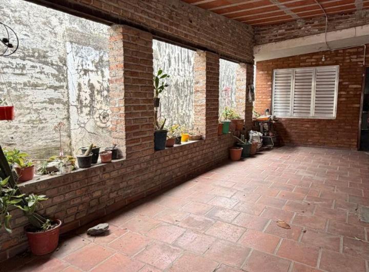 Casa · 348m² · 3 Ambientes · 1 Cochera