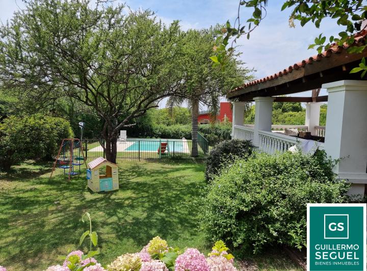 Casa · 280m² · 6 Ambientes · 2 Cocheras