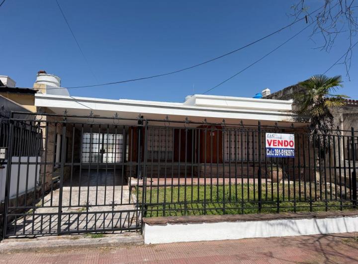 Casa · 195m² · 10 Ambientes · 2 Cocheras
