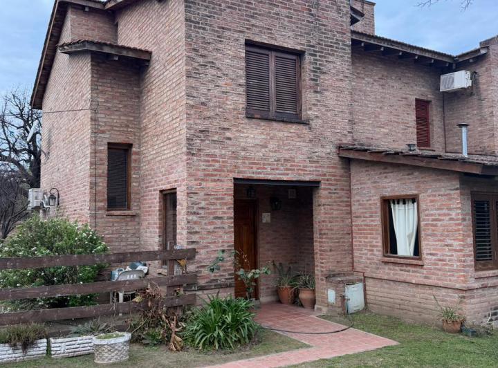 Casa · 113m² · 5 Ambientes · 1 Cochera