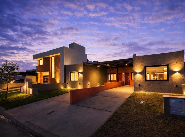 Casa · 115m² · 4 Ambientes · 1 Cochera