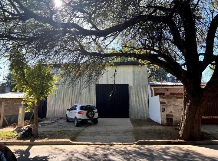 Bodega-Galpón · 210m² · 1 Ambiente · 3 Cocheras
