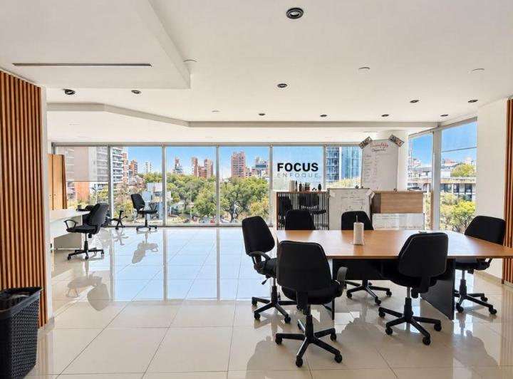 Oficina comercial · 180m²
