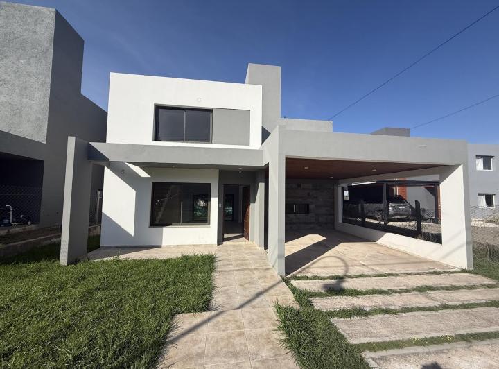 Casa · 150m² · 5 Ambientes · 1 Cochera