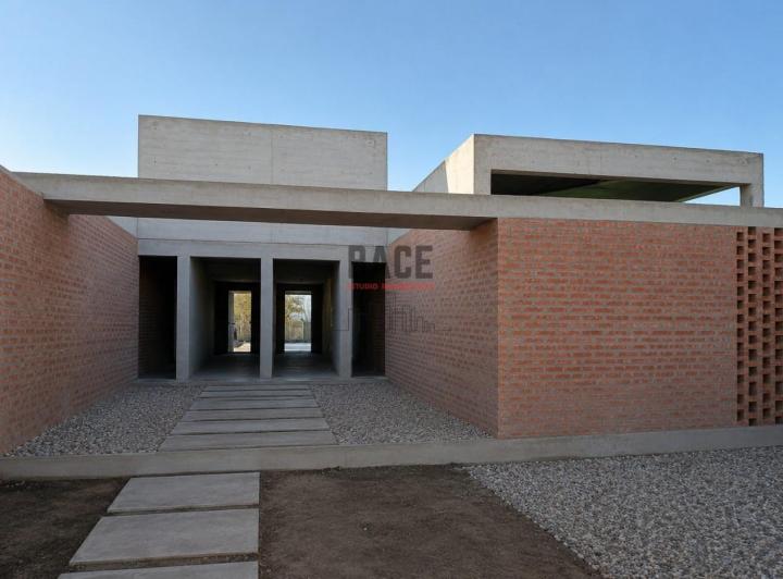 Casa · 185m² · 2 Ambientes