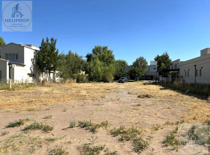 Terreno · 800m²