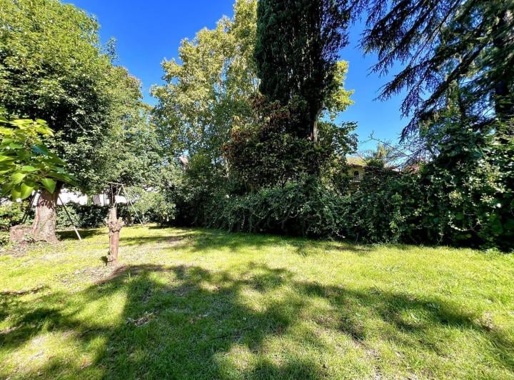 Terreno · 664m²